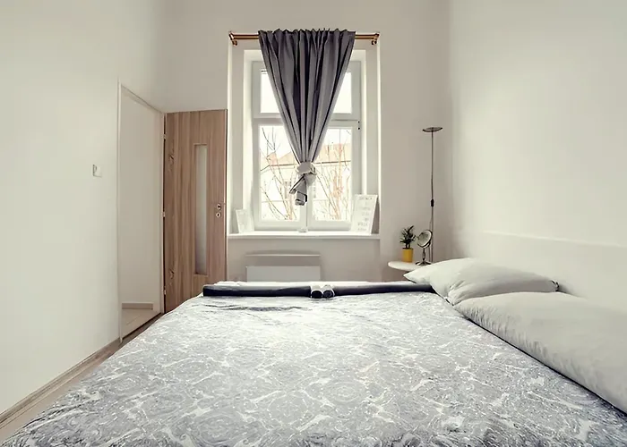 Stylish Apartment In Heart Of Zizkov Near Iconic Sites