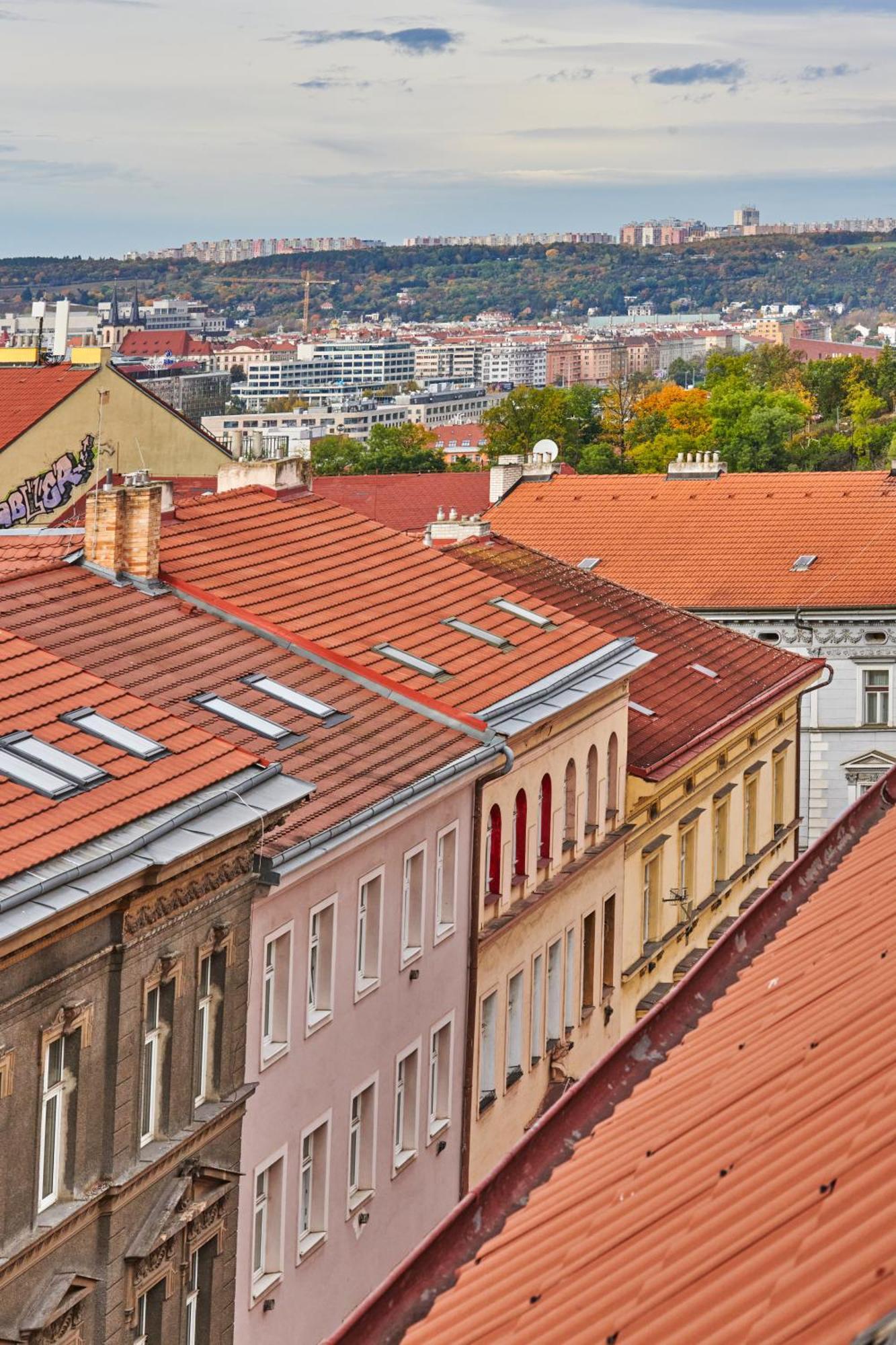 Stylish In Heart Of Zizkov Near Iconic Sites Appartamento