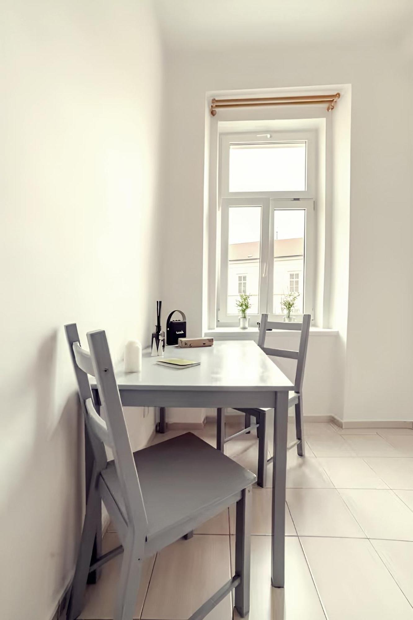 Stylish In Heart Of Zizkov Near Iconic Sites