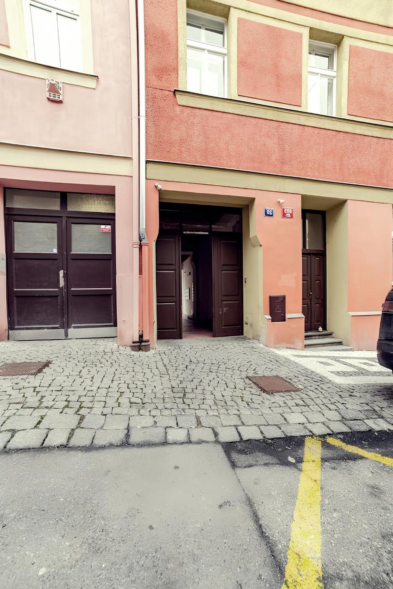 Stylish In Heart Of Zizkov Near Iconic Sites Apartamento *